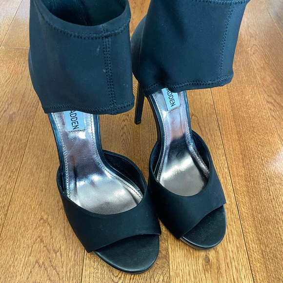 Steve Madden heels size 6 1/2. - Picture 2 of 5